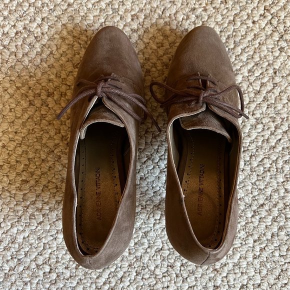 ADRIENNE VITTADINI - Pinehurst Lace-Up Bootie -- Excellent Condition - Picture 4 of 11